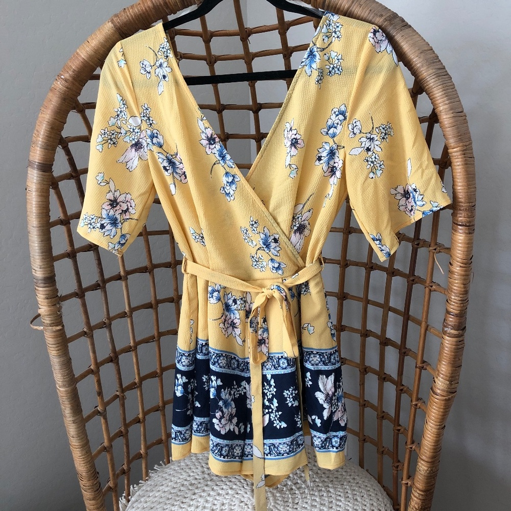 Trixxi floral romper, size XS